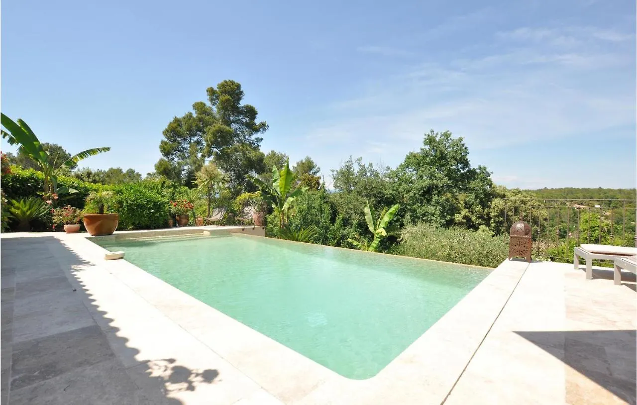 3 Bedroom Beautiful Home In Bagnols En Foret Holiday home