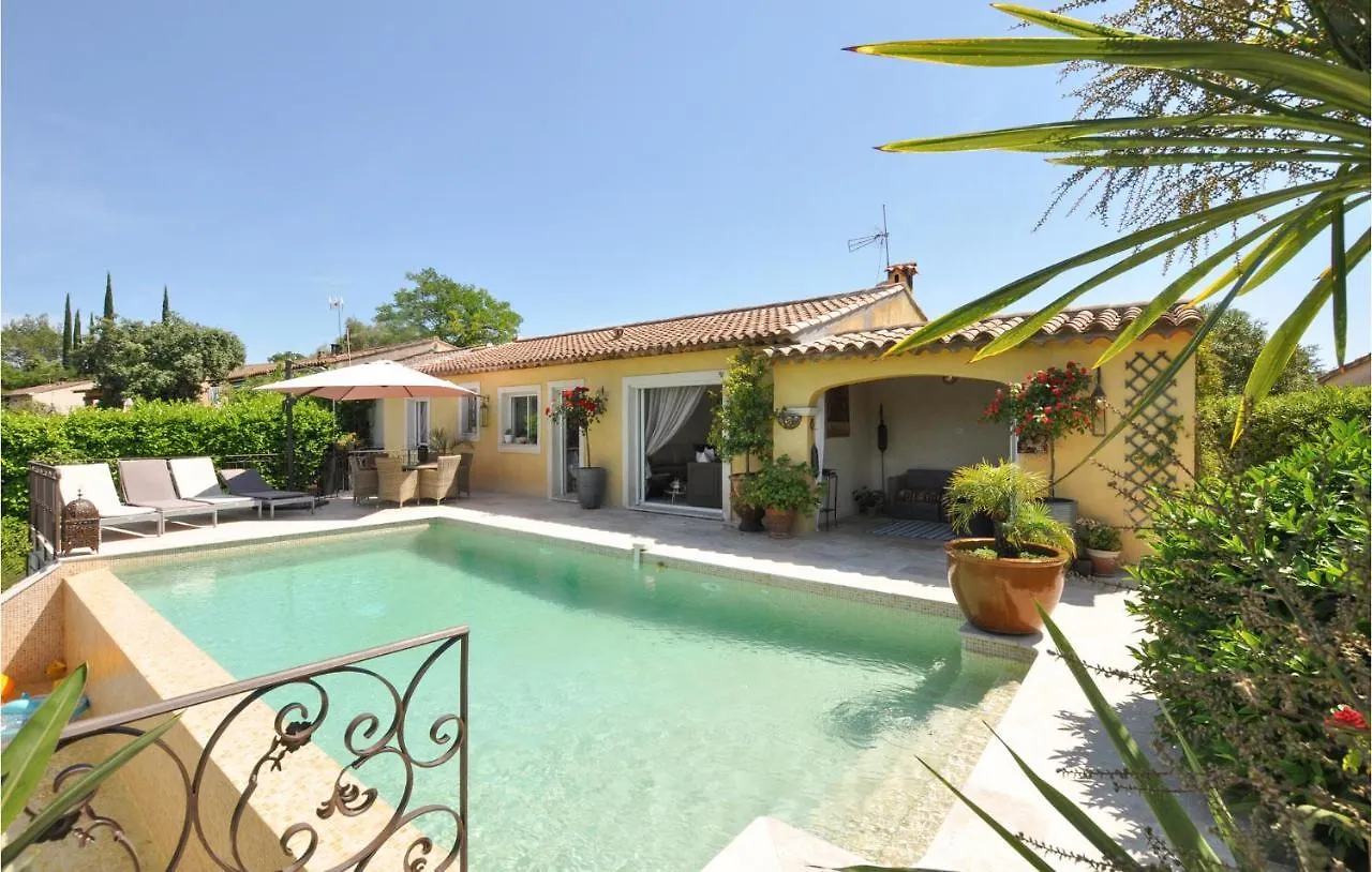 3 Bedroom Beautiful Home In Bagnols En Foret